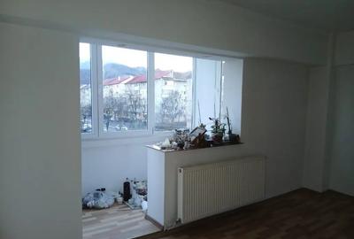 Apartament cu 2 camere decomandat în Noua - 8