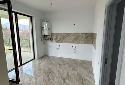 Casă cu 4 camere cu Teren 476 Mp în Central - 7