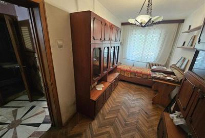 Apartament cu 4 camere semidecomandat, mobilat în Micro II - 4