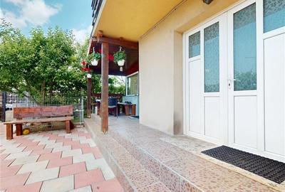 Rezidenta mobilata si echipata, cu lumina naturala, verdeata, vedere munte - 17