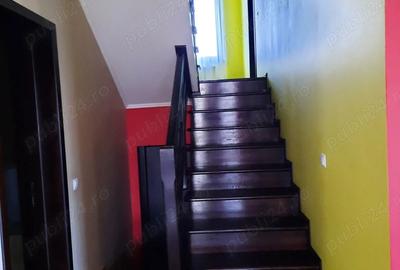 Casă cu 7 camere cu Teren 610 Mp în Hințești - 1