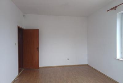 Inchiriez Hala industriala + spatiu birouri - 10