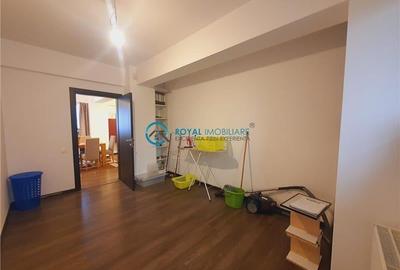 Royal Imobiliare - Vanzare apartament 3 camere zona 9 MAI - 12