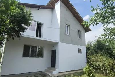 Casă individuală cu 5 camere cu Teren 417 Mp în Berceni