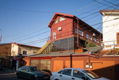 Casă individuală cu 12 camere cu Canalizare în Mihai Bravu - 1