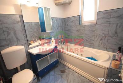 Casă cu 8 camere cu Canalizare în Orașul de Jos - 13