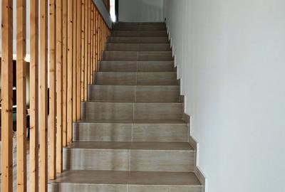 Casă cu 4 camere cu Teren 70 Mp în Central - 14