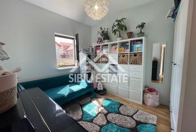 Duplex cu 5 camere cu Canalizare în Cristian - 31