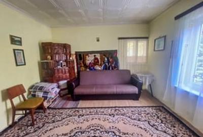 Casă cu 6 camere cu Teren 2597 Mp în Central - 2