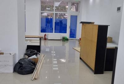 Spațiu comercial, de 100 mp, în Central - 8