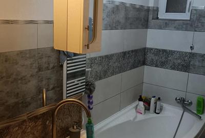 Apartament cu 2 camere decomandat în Micro 18 - 2