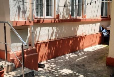 Casă cu 3 camere în Ultracentral - 2