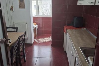Apartament cu 3 camere decomandat în 9 Mai - 5