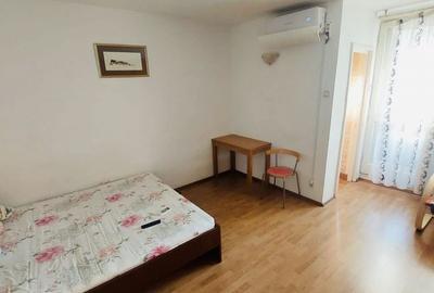 Garsonieră semidecomandată în Gorjului
