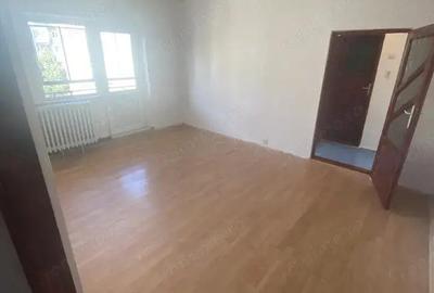 Apartament 3 camere semidecomandat, et 3/4 langa primaria Filiasi