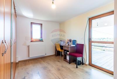 Casa spatioasa 5 camere Bucov - 15
