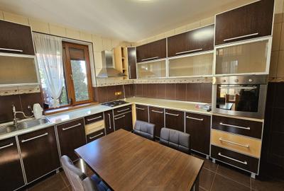 Casă cu 4 camere în Central - 1