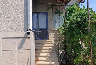 Casă cu 3 camere în Jidoștița - 2