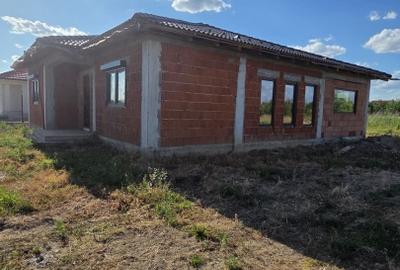 Casă individuală cu 4 camere cu Teren 600 Mp în Păulești - 2