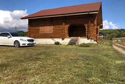 Casă cu 4 camere cu Teren 800 Mp în Central - 1