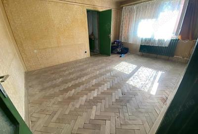 Vand apartament 3 camere, etaj 2, zona Piata Sarbilor - 1