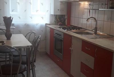 Apartament cu 3 camere decomandat în Central - 1