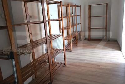 Spațiu comercial, de 55 mp, în Central - 4