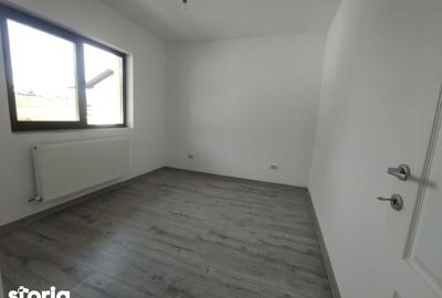 Casă cu 4 camere cu Teren 250 Mp în Miroslava - 2