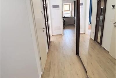 Apartament cu 3 camere decomandat în Tractorul - 5