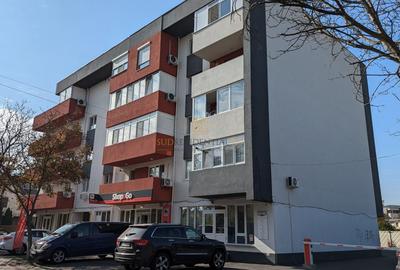 Spațiu comercial, de 54.900001525879 mp, în Central