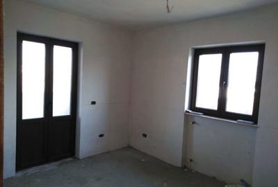 Casă cu 4 camere în Central - 1