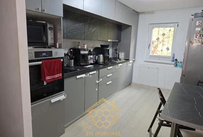 Apartament cu 3 camere in cartierul Rovine - 1