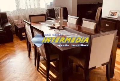 Apartament cu 4 camere decomandat în Central
