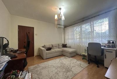 Apartament cu 2 camere semidecomandat în Republicii