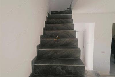 Casă cu Teren 200 Mp în Central