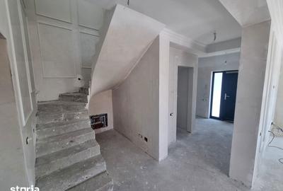 Casă cu 4 camere cu Canalizare în Central - 13