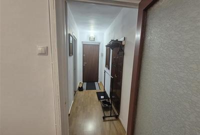 Apartament spatios 3 camere , etaj 1, Centrul Civic, B-dul Victoriei - 9