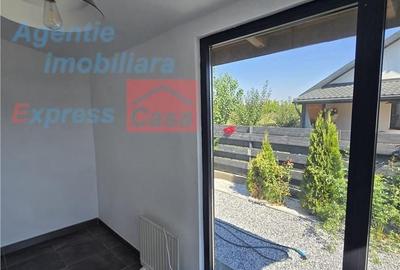 Casă cu 3 camere decomandat în Lunca Cetățuii