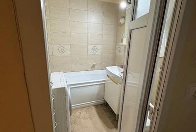 Apartament cu 3 camere decomandat, mobilat în Lipovei