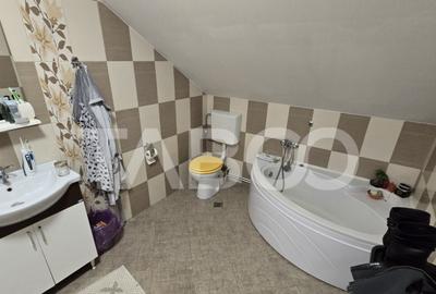 Casa individuala de vanzare 5 camere zona de grill si garaj - 3