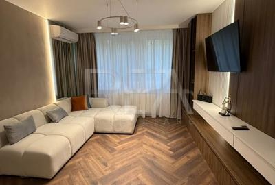 Apartament cu 3 camere semidecomandat, mobilat în Ștefan cel Mare
