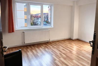 Apartament cu 2 camere decomandat în Noua - 2