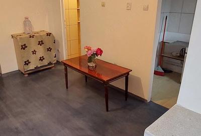Garsonieră semidecomandată în Micro 6 - 6