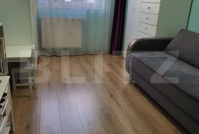 Apartament cu 3 camere de vanzare, zona Sopor