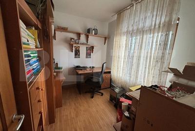 Casă cu 5 camere cu Teren 2300 Mp în Aninoasa - 9