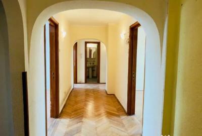 Apartament cu 4 camere decomandat în Titulescu - 16
