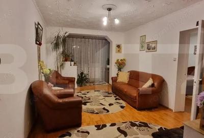 Apartament cu 3 camere semidecomandat în Central - 1
