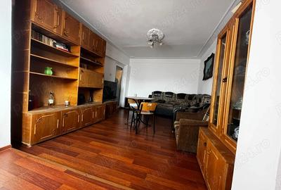 Inchiriez apartament 3 camere - 3