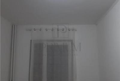 Garsonieră decomandată, mobilată în UMT - 2