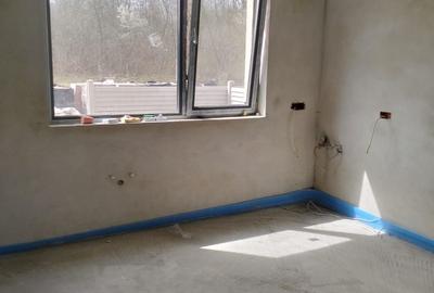 Casă cu 5 camere cu Teren 550 Mp în Priseaca - 14